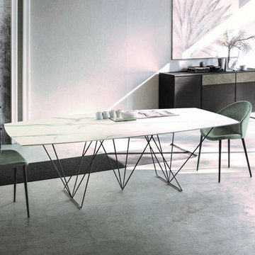 Prisma extending dining table with varnished base by Sedit