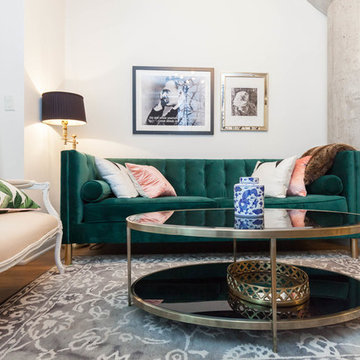 Luxurious Designer Loft In Central King West Location