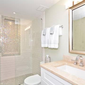 Charming Palm Beach Pied a Terre Guest Bath