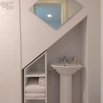 Powell Avenue Upstairs Bath