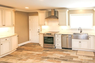 Kitchen - kitchen idea in Charlotte
