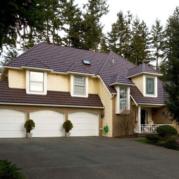 Metal Roofing - Classic Manor Shake in Mustang Brown