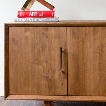 Yarrow Point: Modern Great Room