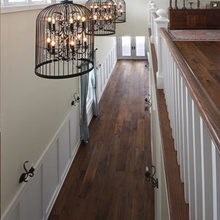 Flur Mit Beiger Wandfarbe In Ottawa Ideen Design Bilder Houzz