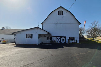 Family Entertainment & Guest Barn