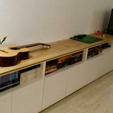 Meuble télé avec grand linéaire de rangement