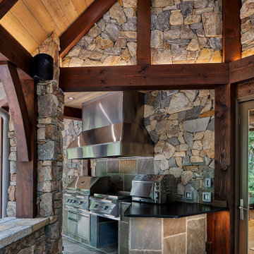 Porch / Outdoor Kitchen
