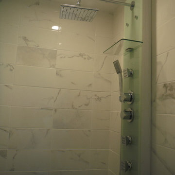 Bathroom with Rain Shower head and body spray