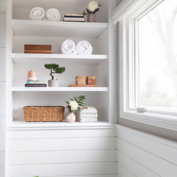 Modern Shiplap Farmhouse Bathroom