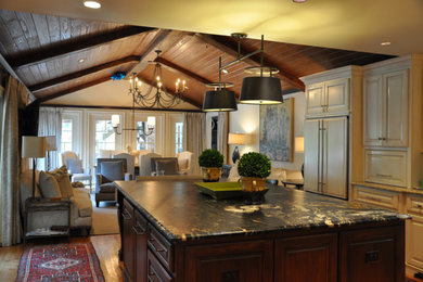 Transitional kitchen photo in Atlanta