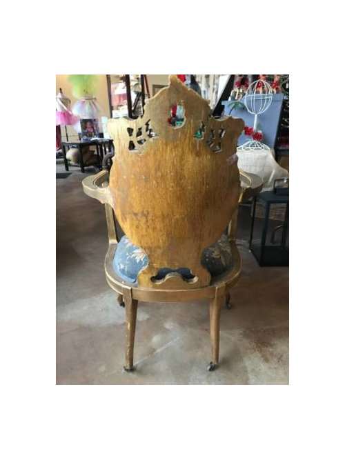 What is this Gilt Armchair w straw and horsehair stuffing?