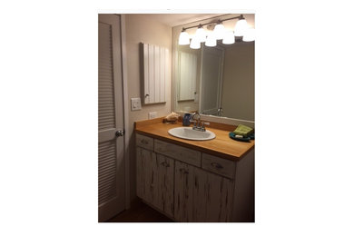 Inspiration for a tropical bathroom remodel in Tampa