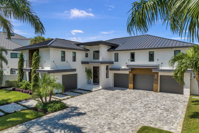 Design ideas for a modern home design in Tampa.