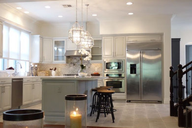 Example of a kitchen design in Las Vegas