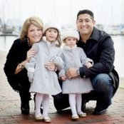 Elaina Veveakis Narvaez's photo