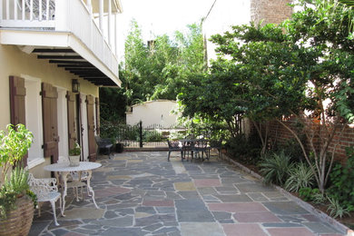 Eclectic patio photo in New Orleans