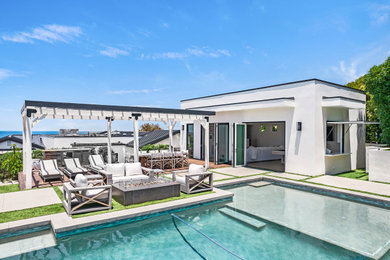 Inspiration for a modern pool remodel in San Diego