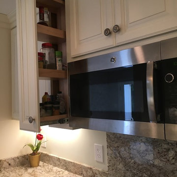 Transitional, French Provincial, Shabby-chic Kitchen