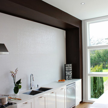 Pull-out Garbage and Recycling Kitchen Cabinets | Chestnut Grove Design