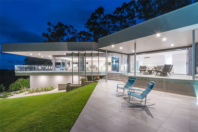 Design ideas for a contemporary exterior in Sunshine Coast.