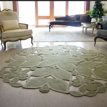 Ultra Durable Serenity Hand-shaped Braided Rug