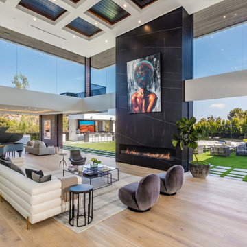 Bundy Drive Brentwood, Los Angeles luxury home modern living room with sliding g