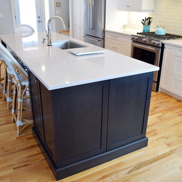 Transitional Kitchen in Ottawa, Ontario
