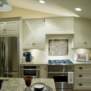 Mid sized Painted Kitchen