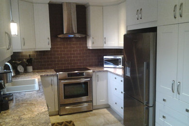 Inspiration for a transitional home design remodel in Montreal