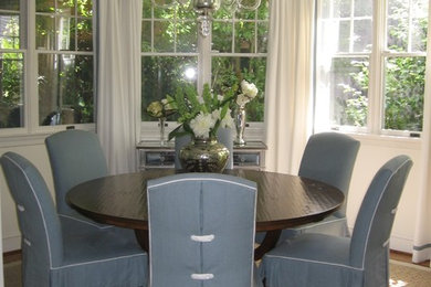 Dining room - traditional dining room idea in San Francisco