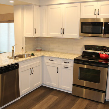Grabill Kitchen - Maple Devonshire in White Pepper