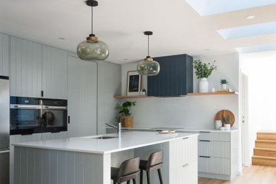 Inspiration for a beach style kitchen in Central Coast.