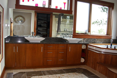 Example of a trendy bathroom design in Minneapolis