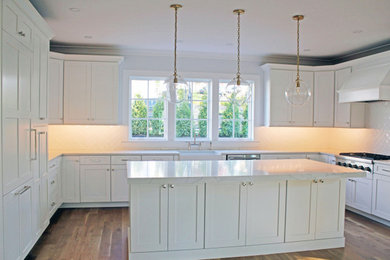 Inspiration for a modern kitchen remodel in Boston