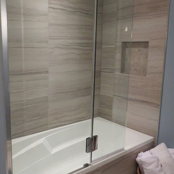 Bathtub/Shower with Glass Shield and Custom Niche