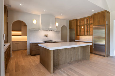 Kitchen - country kitchen idea in Atlanta