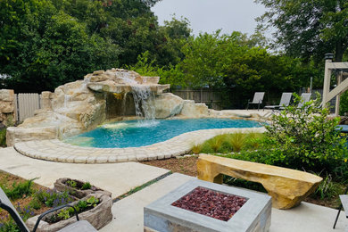Backyard pool photo in Austin