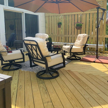 Beautiful Wood Deck with Privacy Wall