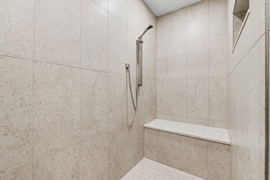 Example of a classic bathroom design in Orlando
