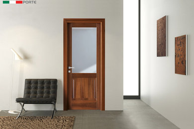 Example of a classic living room design in San Diego