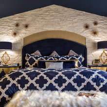 Black and Gold En-suite
