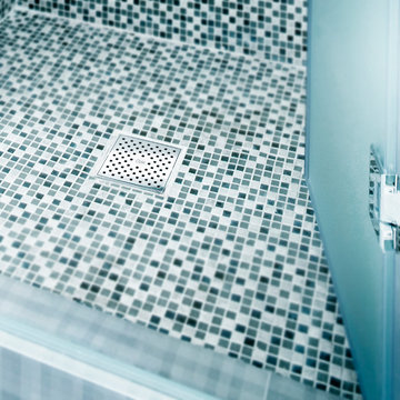 Modern Shower using central located drain