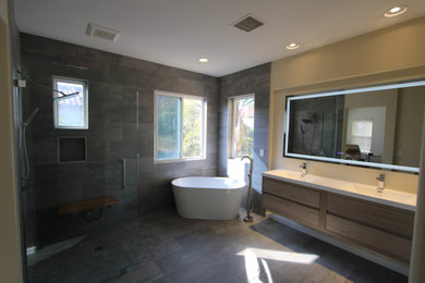 Example of a bathroom design in Orange County