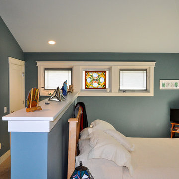 Angled End Walls Capitalize on Great Wooded Views