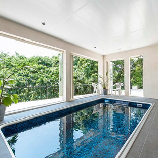 他の地域の長方形地中海スタイルのおしゃれな競泳用プールの写真