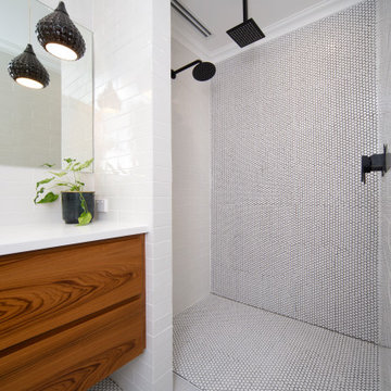 Retro 70's Bathroom