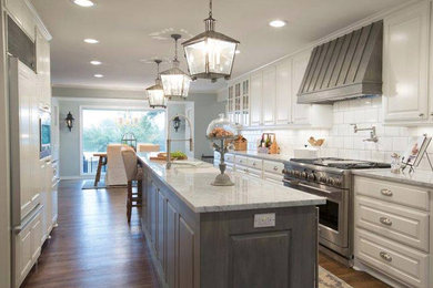 Kitchen - transitional kitchen idea in Cleveland