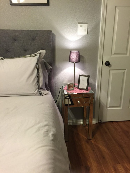 Decorating a mirror bedside table