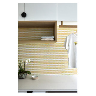 Large family laundry - Contemporary - Laundry Room - Melbourne - by ...