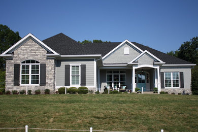 Example of an exterior home design in Louisville